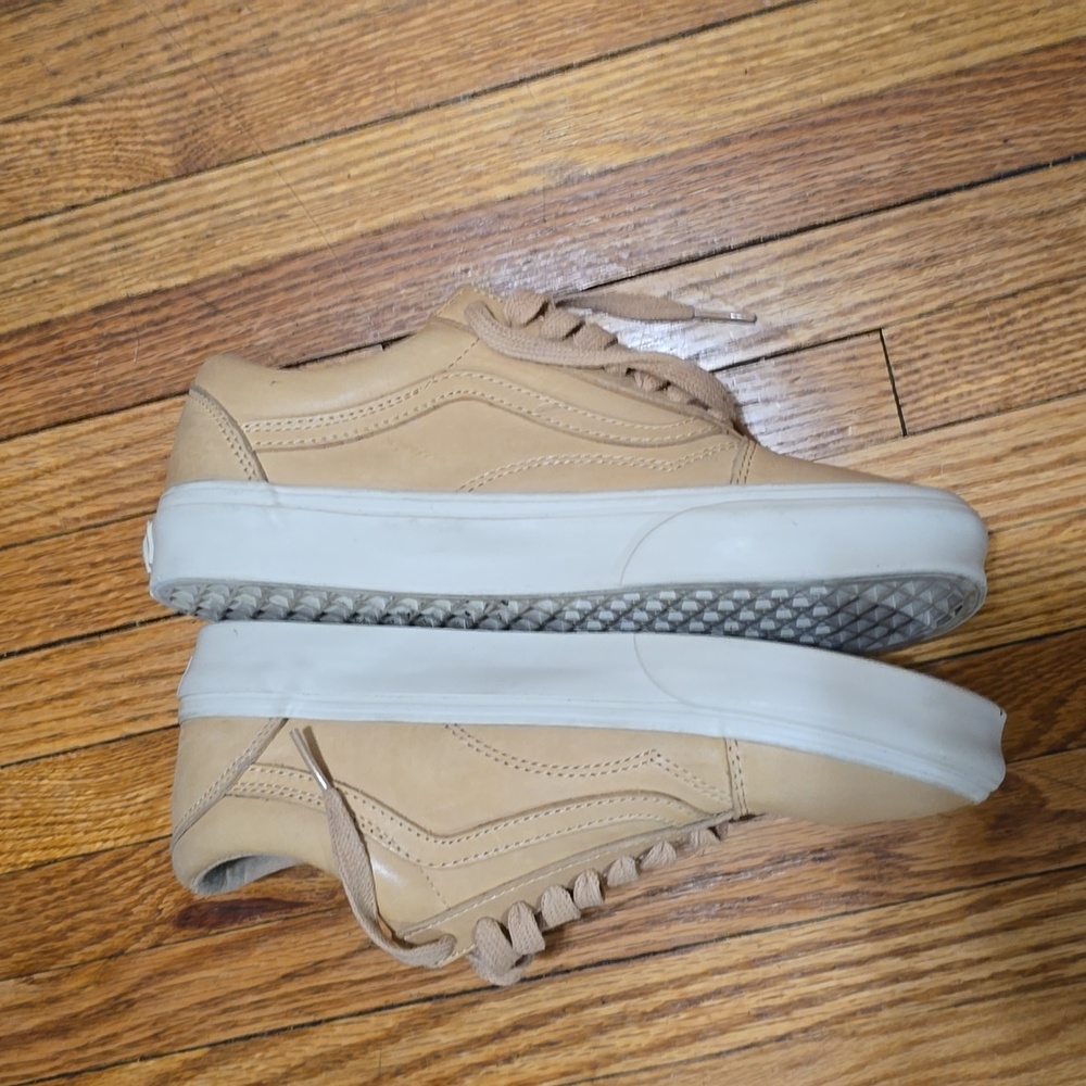 Vans - Picture 2 of 3
